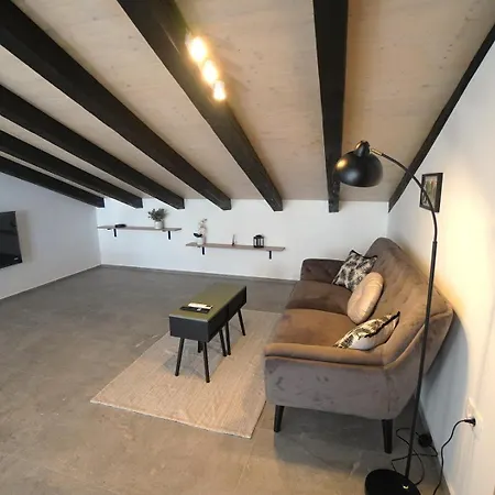 Apartment Annix Pula