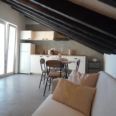 Apartment Annix Pula
